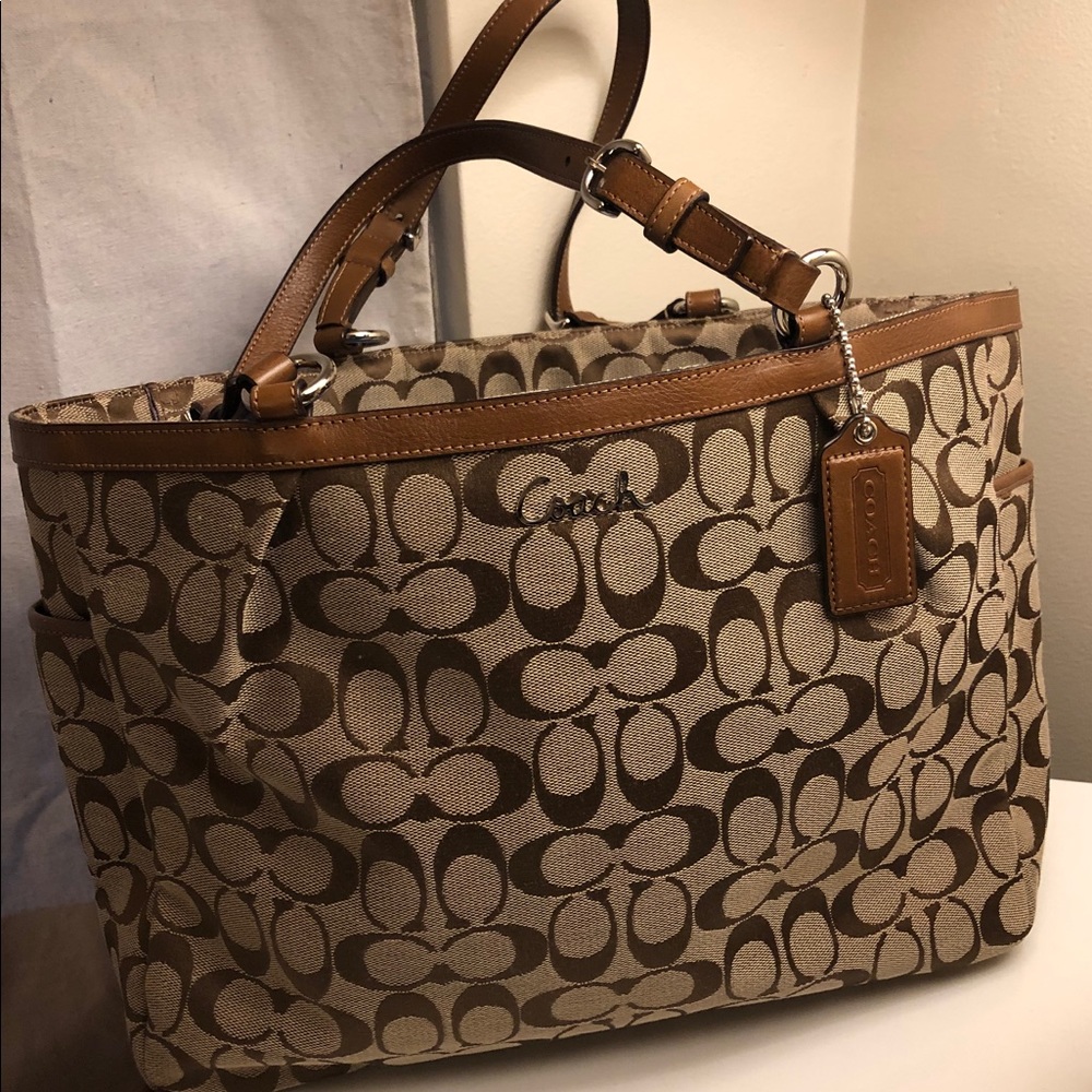 Coach Signature C purse-Pre❤️’d